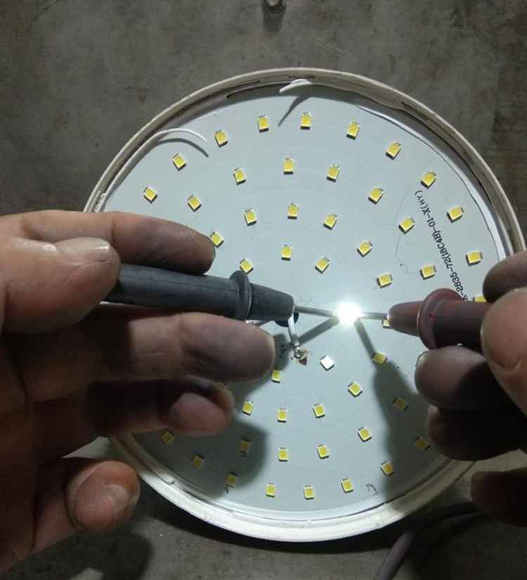 Ved du, hvordan du reparerer LED -lysarmatur?